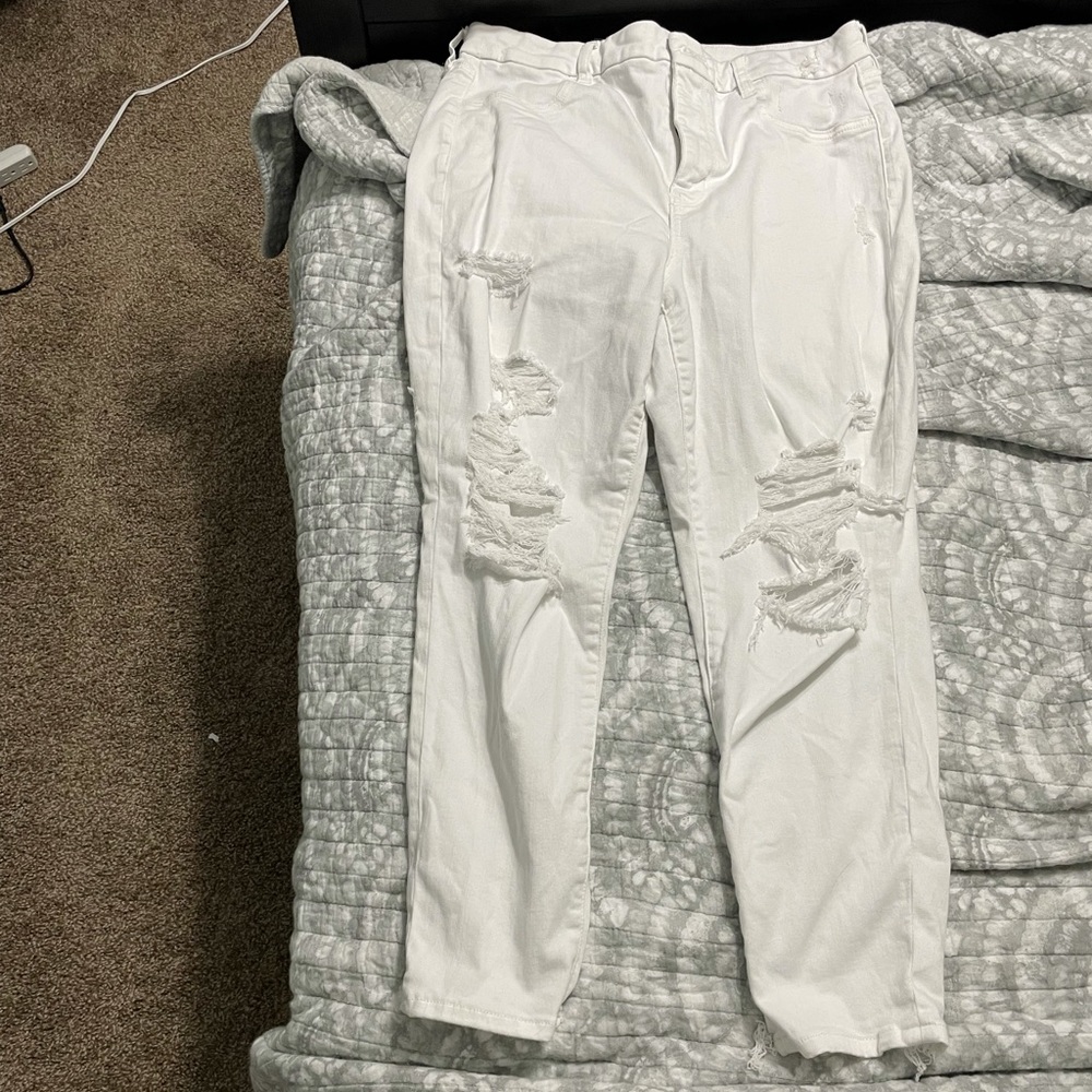 Curvy skinny distressed white jeans AE